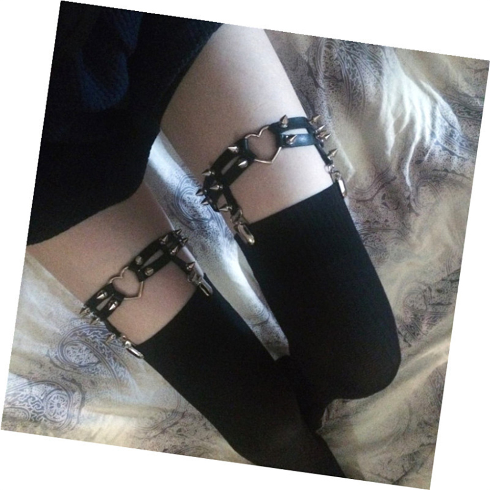 1 stks Vrouwen Punk Goth Hart  - Garter Belt Set recensie en prijs